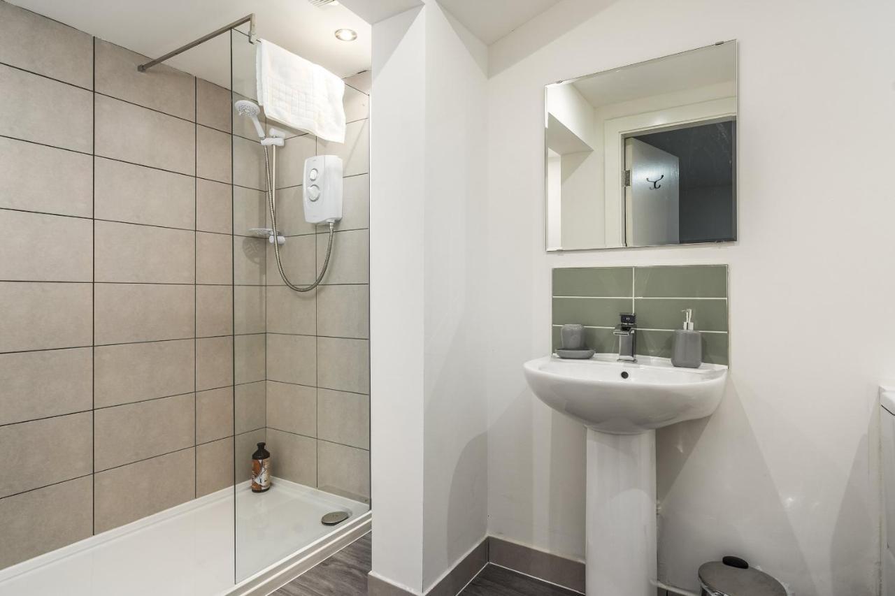The Renfrew Residence 4-Bedroom, City Centre 格拉斯哥 外观 照片