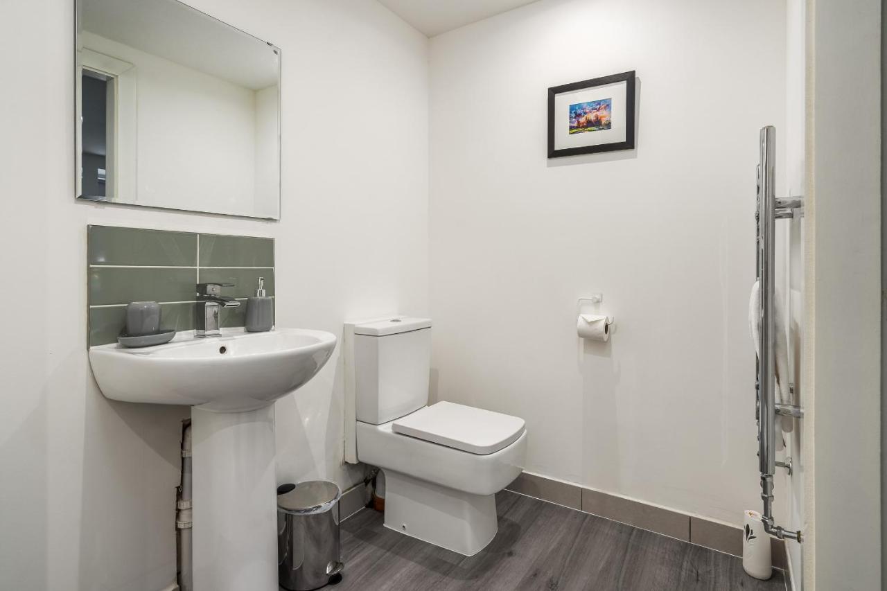 The Renfrew Residence 4-Bedroom, City Centre 格拉斯哥 外观 照片