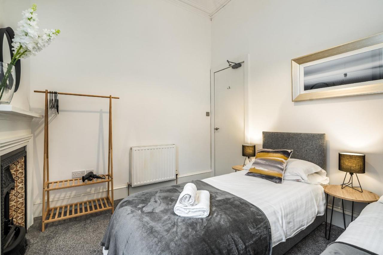The Renfrew Residence 4-Bedroom, City Centre 格拉斯哥 外观 照片